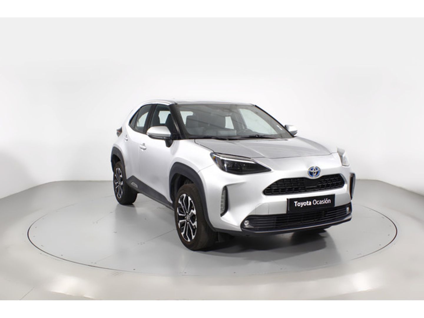 Toyota Yaris Cross 120H Active Tech 85 kW (116 CV) Gris Plata All Terrain / Pick-up