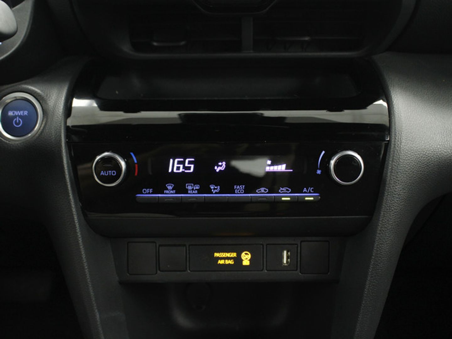 Toyota Yaris Cross 120H Active Tech 85 kW (116 CV) Marrón All Terrain / Pick-up