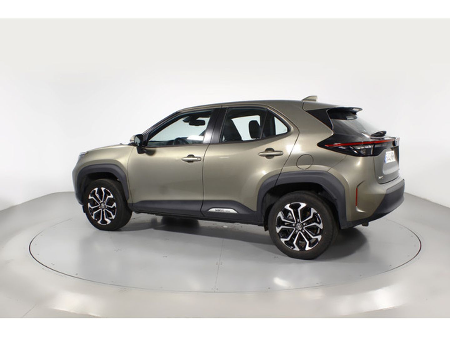 Toyota Yaris Cross 120H Active Tech 85 kW (116 CV) Marrón All Terrain / Pick-up