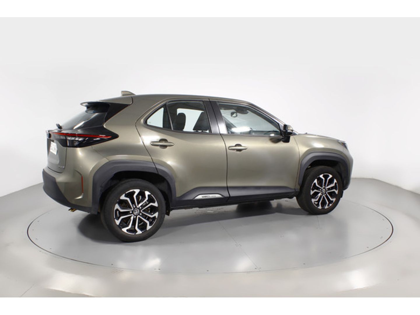 Toyota Yaris Cross 120H Active Tech 85 kW (116 CV) Marrón All Terrain / Pick-up