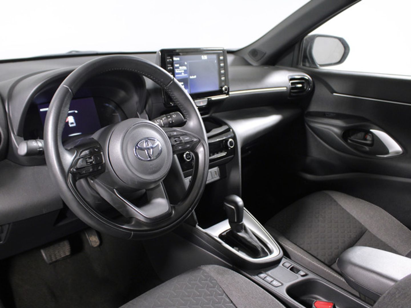 Toyota Yaris Cross 120H Active Tech 85 kW (116 CV) Marrón All Terrain / Pick-up