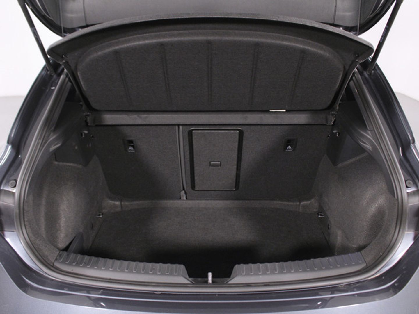 CUPRA León 1.5 eTSI DSG 110 kW (150 CV) Gris Sedan