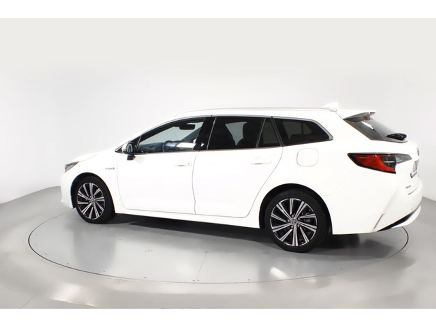 Toyota Corolla Touring Sport 125H Style E-CVT 90 kW (122 CV) Blanco Familiar