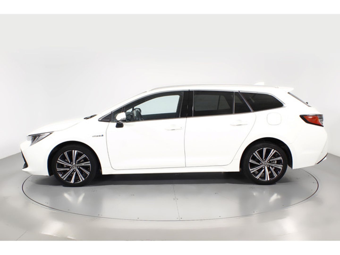 Toyota Corolla Touring Sport 125H Style E-CVT 90 kW (122 CV) Blanco Familiar