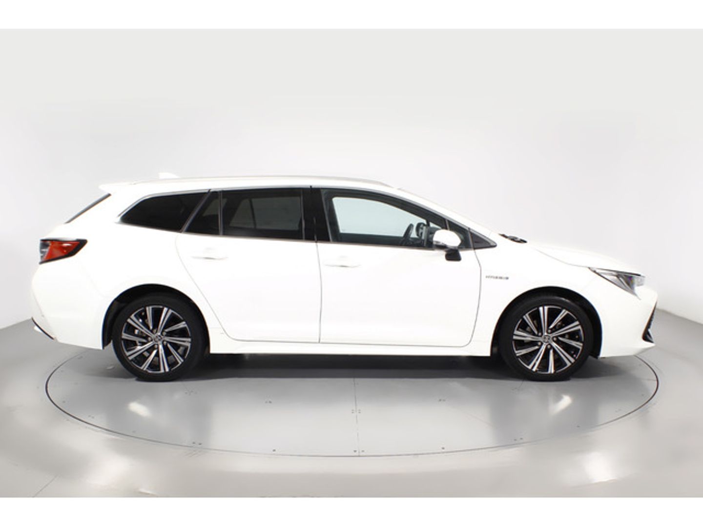 Toyota Corolla Touring Sport 125H Style E-CVT 90 kW (122 CV) Blanco Familiar
