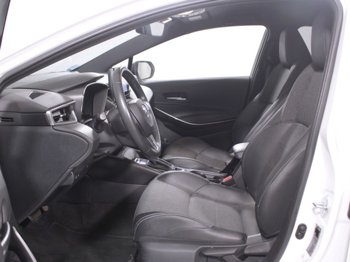 Toyota Corolla Touring Sport 125H Style E-CVT 90 kW (122 CV) Blanco Familiar