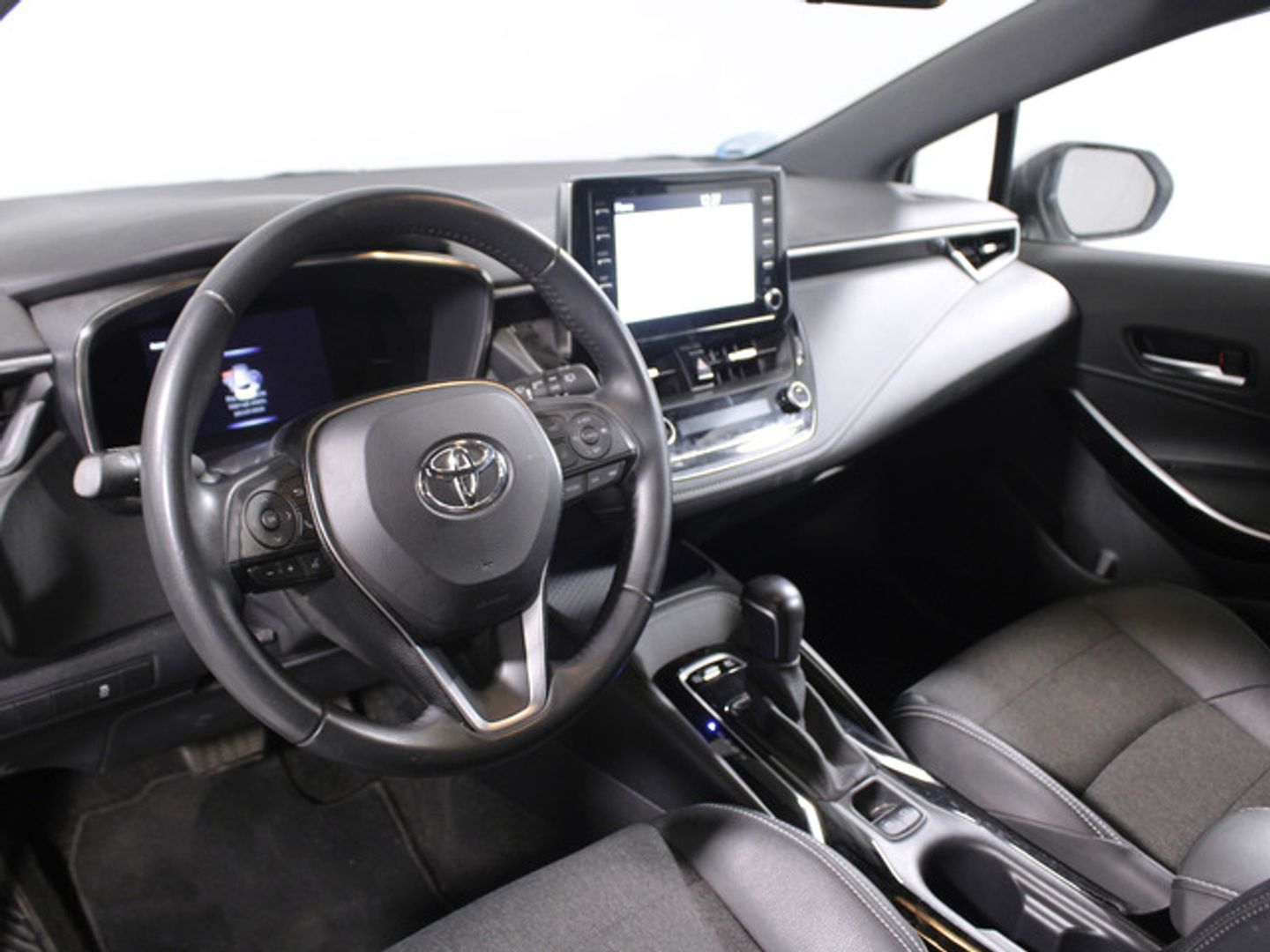Toyota Corolla Touring Sport 125H Style E-CVT 90 kW (122 CV) Blanco Familiar