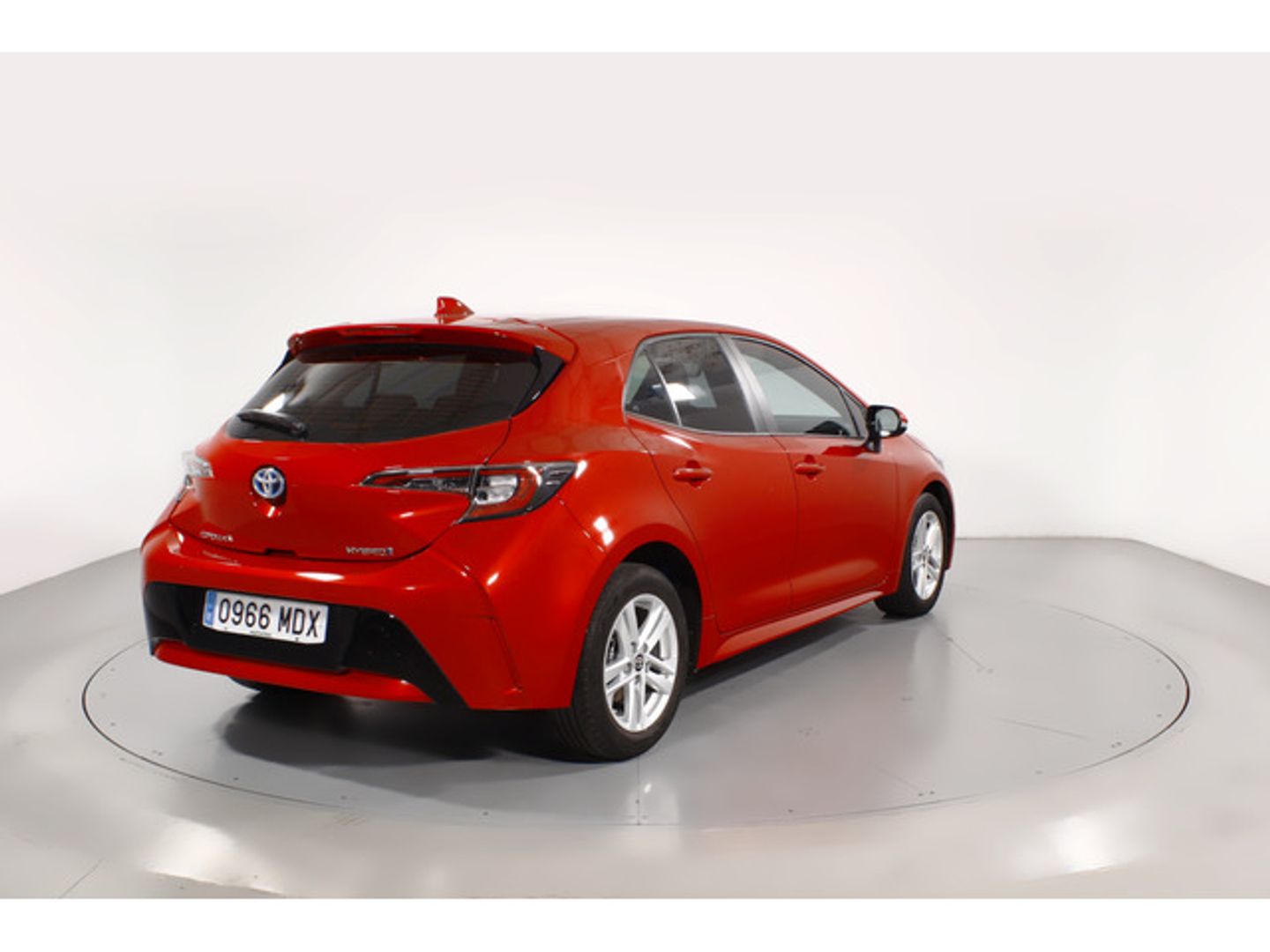 Toyota Corolla 1.8 125 Híbrido Active Tech E-CVT 90 kW (122 CV) Rojo Compact