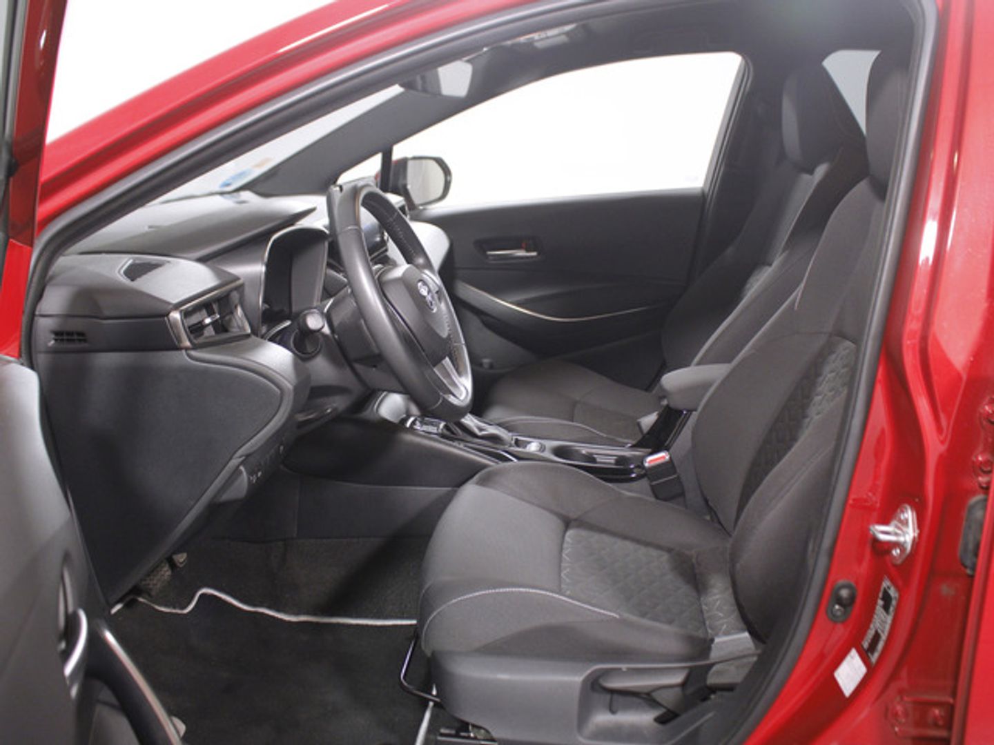 Toyota Corolla 1.8 125 Híbrido Active Tech E-CVT 90 kW (122 CV) Rojo Compact