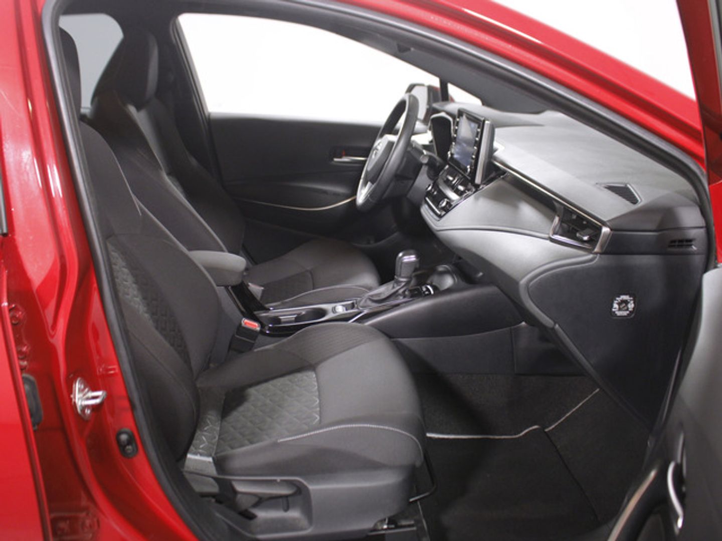 Toyota Corolla 1.8 125 Híbrido Active Tech E-CVT 90 kW (122 CV) Rojo Compact