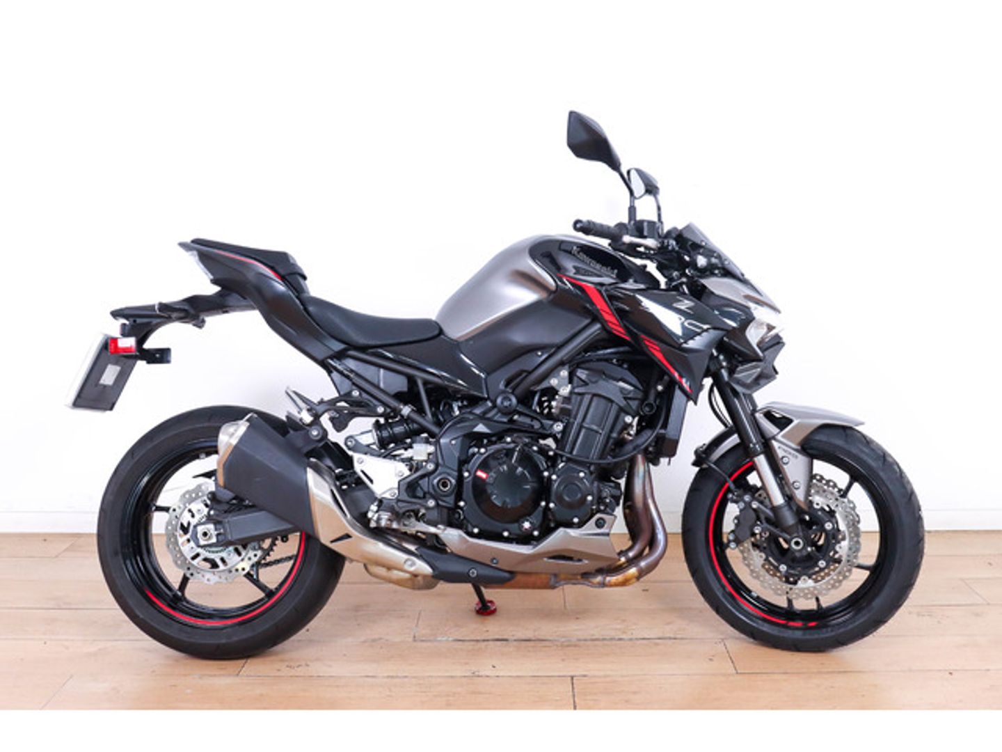 Kawasaki Z900 Negro Motorcycle