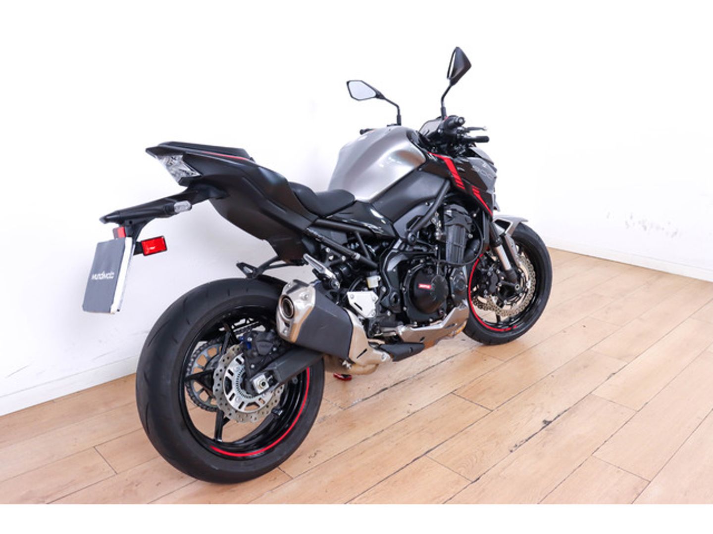 Kawasaki Z900 Negro Motorcycle