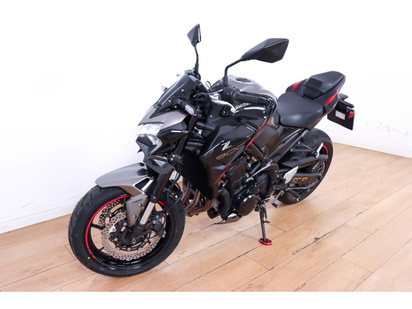 Kawasaki Z900 Negro Motorcycle