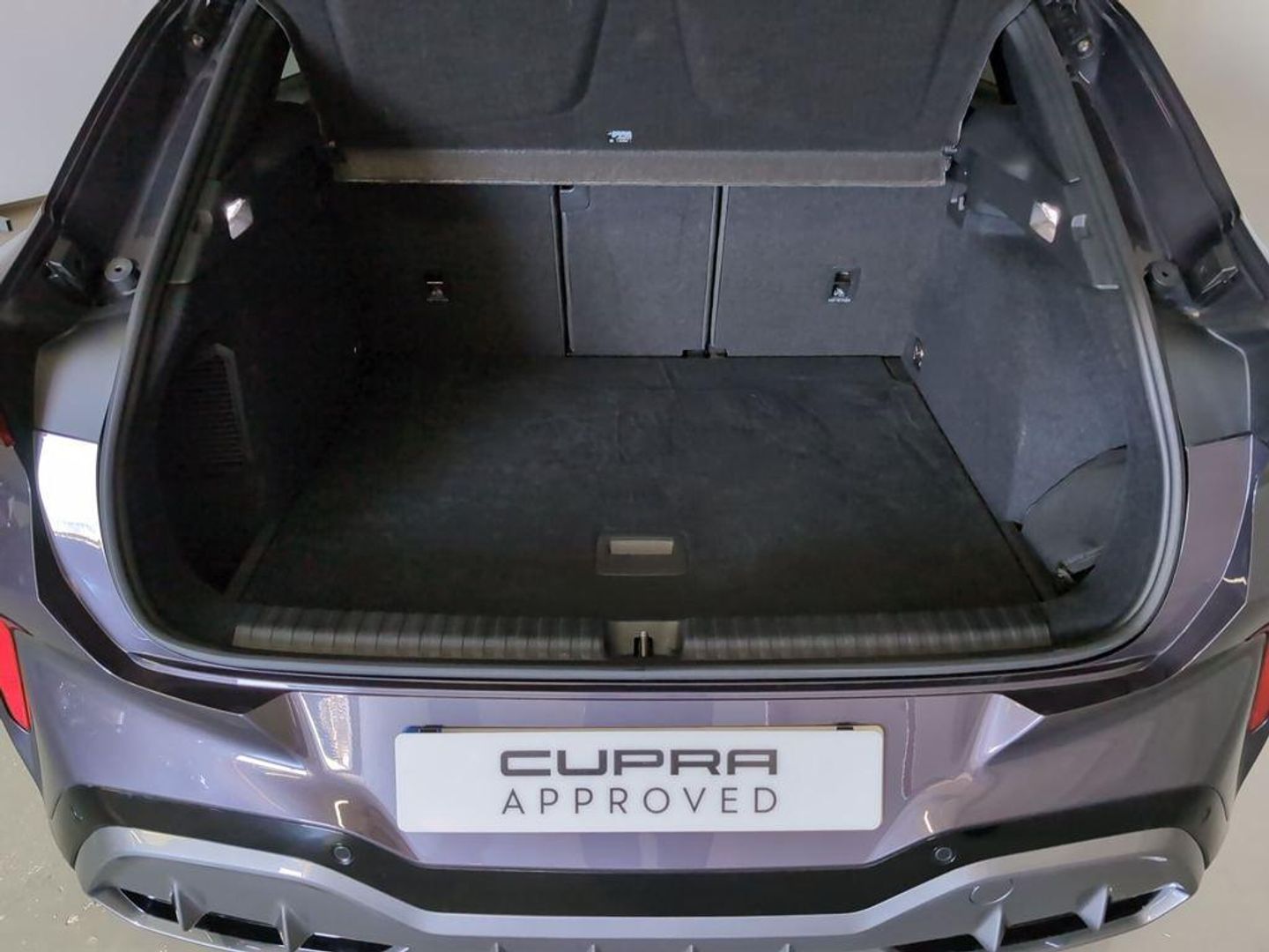 CUPRA Terramar 1.5 TSI e-Hybrid VZ DSG 200 kW (272 CV) Gris oscuro All Terrain / Pick-up