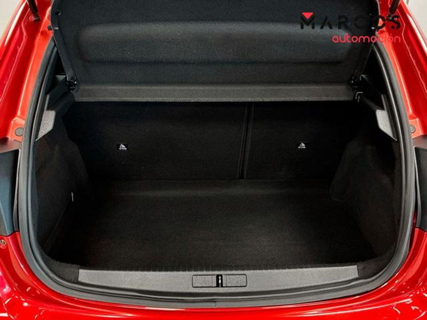 Peugeot 208 PureTech 100 Allure 75 kW (100 CV) Rojo Compact