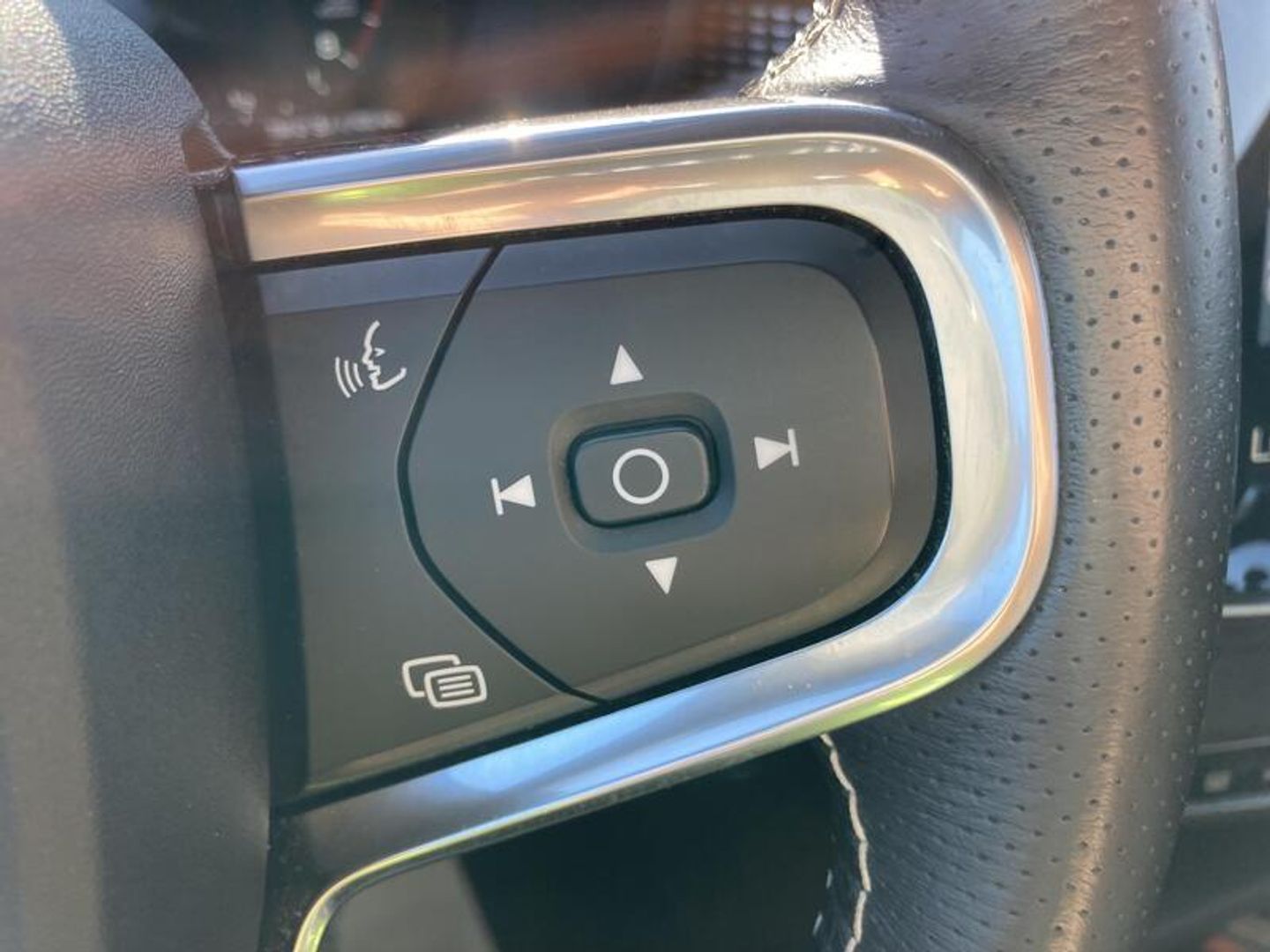 Volvo XC40 T3 R-Design Auto 120 kW (163 CV) Blanco SUV
