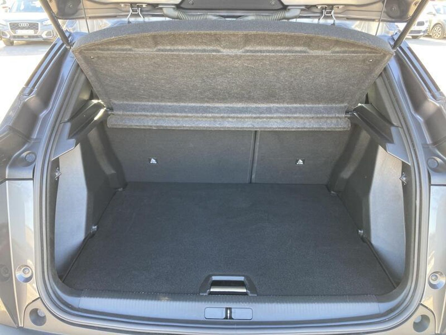 Peugeot 2008 PureTech 130 S&S Allure Pack 96 kW (130 CV) Gris SUV