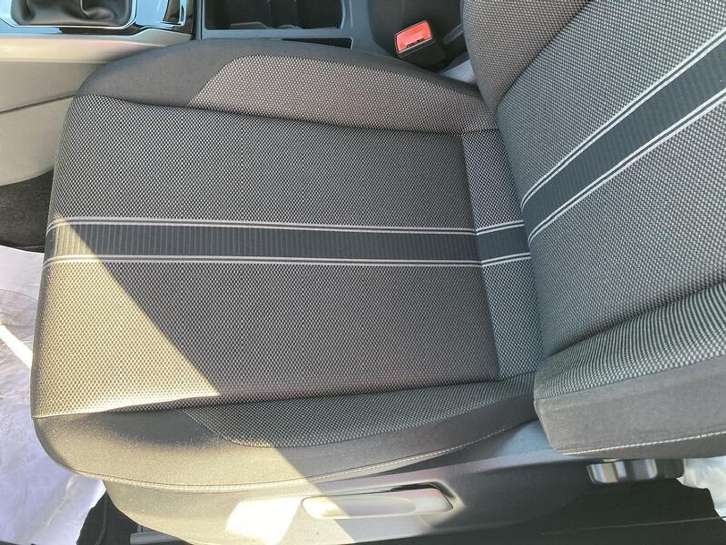 Volkswagen T-Roc Advance 2.0 TDI 85 kW (115 CV) Blanco All Terrain / Pick-up