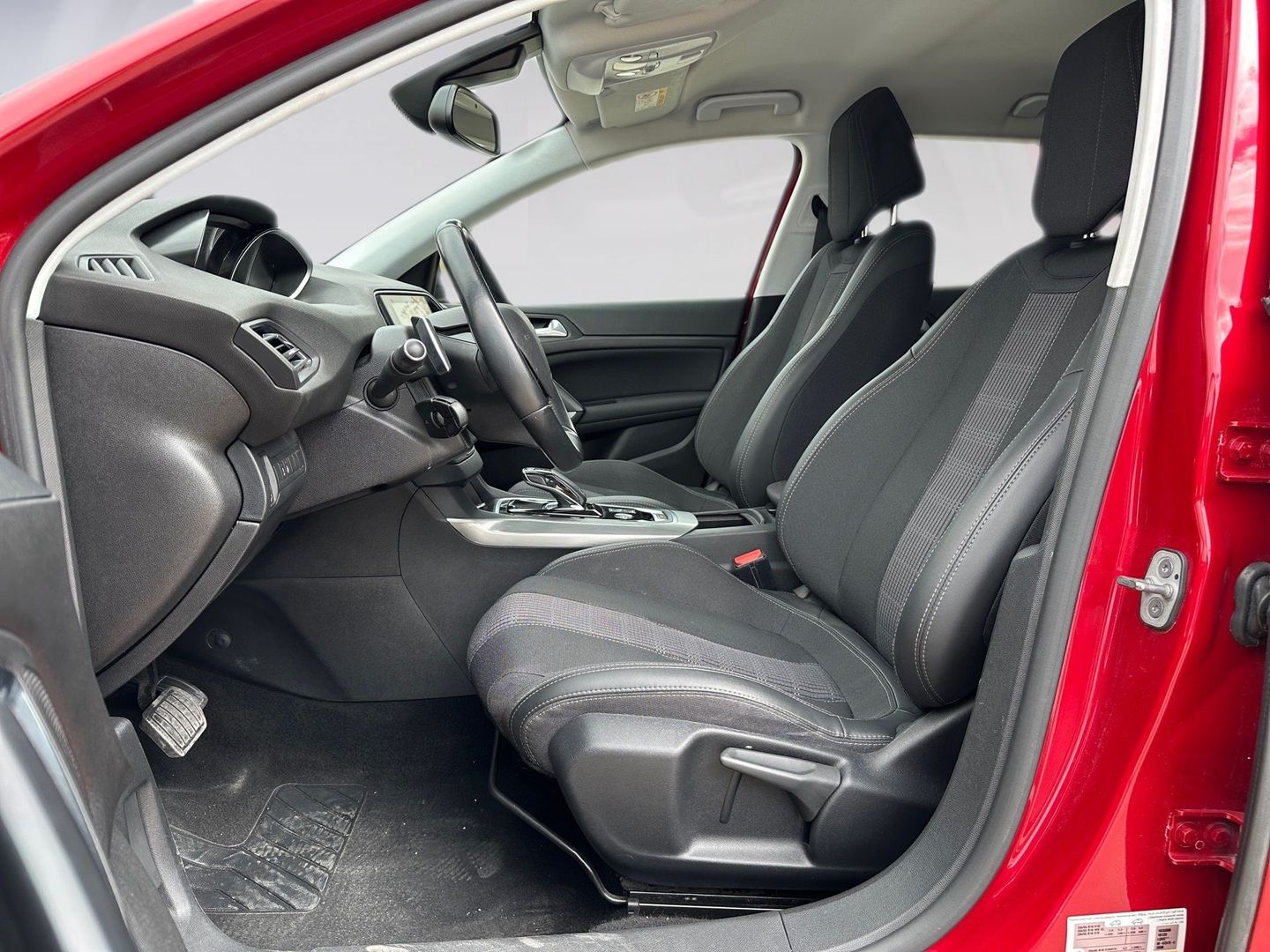 Peugeot 308 PureTech 130 S&S Allure Pack EAT8 96 kW (130 CV) Rojo Compact