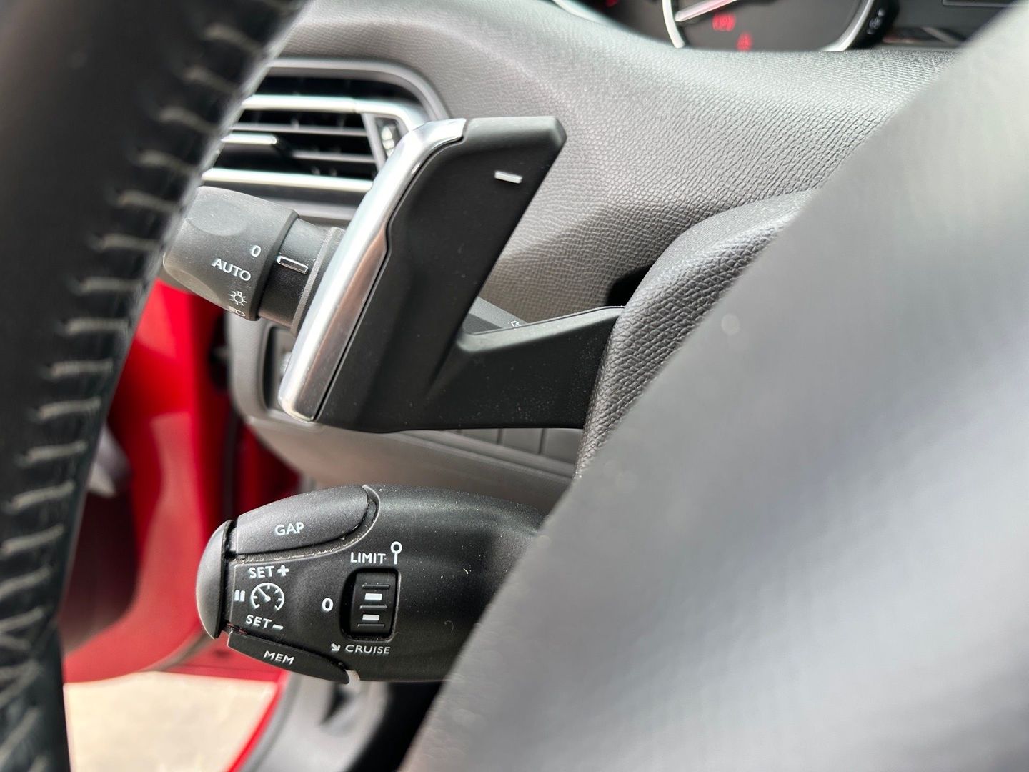 Peugeot 308 PureTech 130 S&S Allure Pack EAT8 96 kW (130 CV) Rojo Compact
