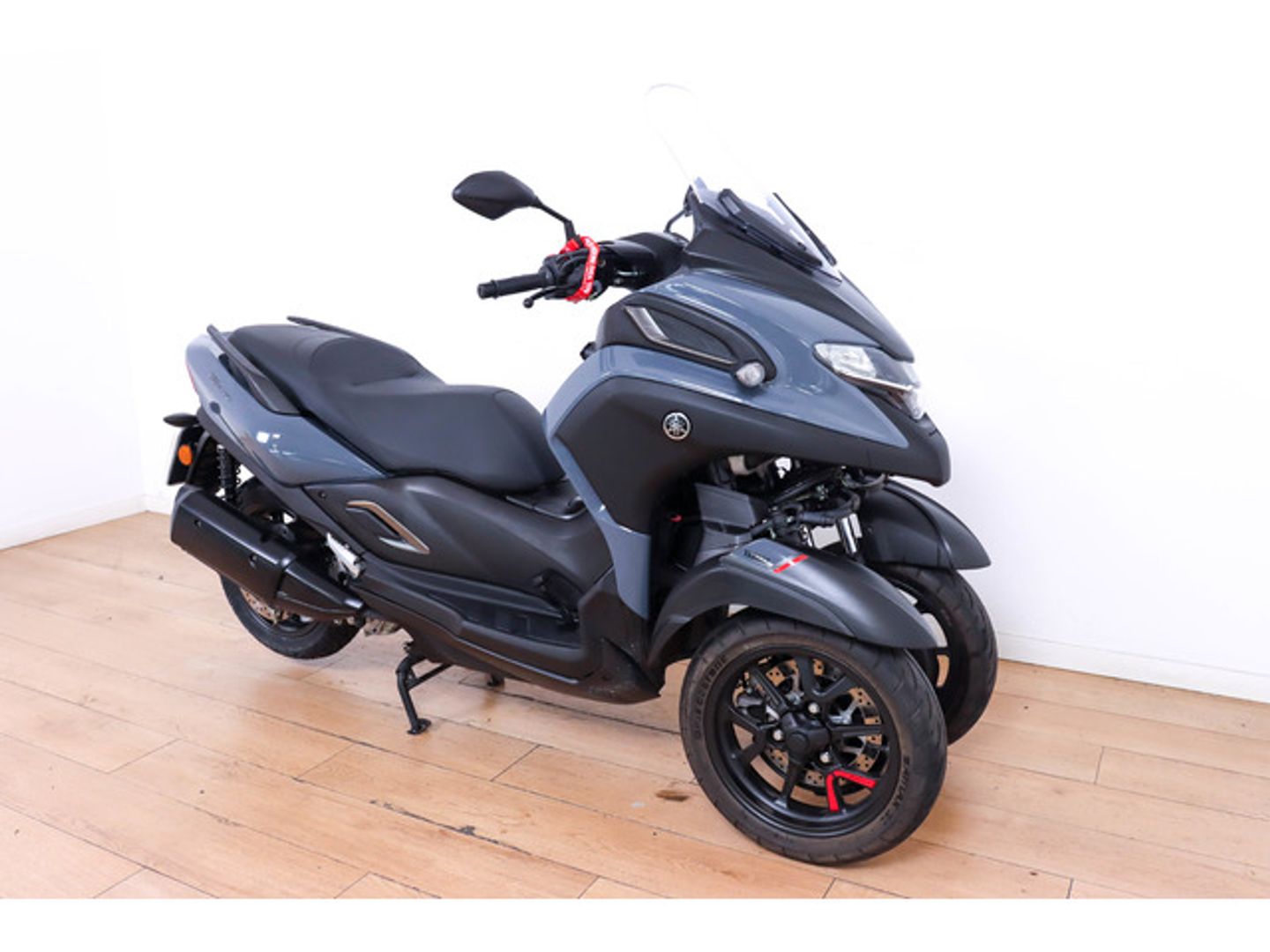 Yamaha Tricity 300 Gris Motorcycle