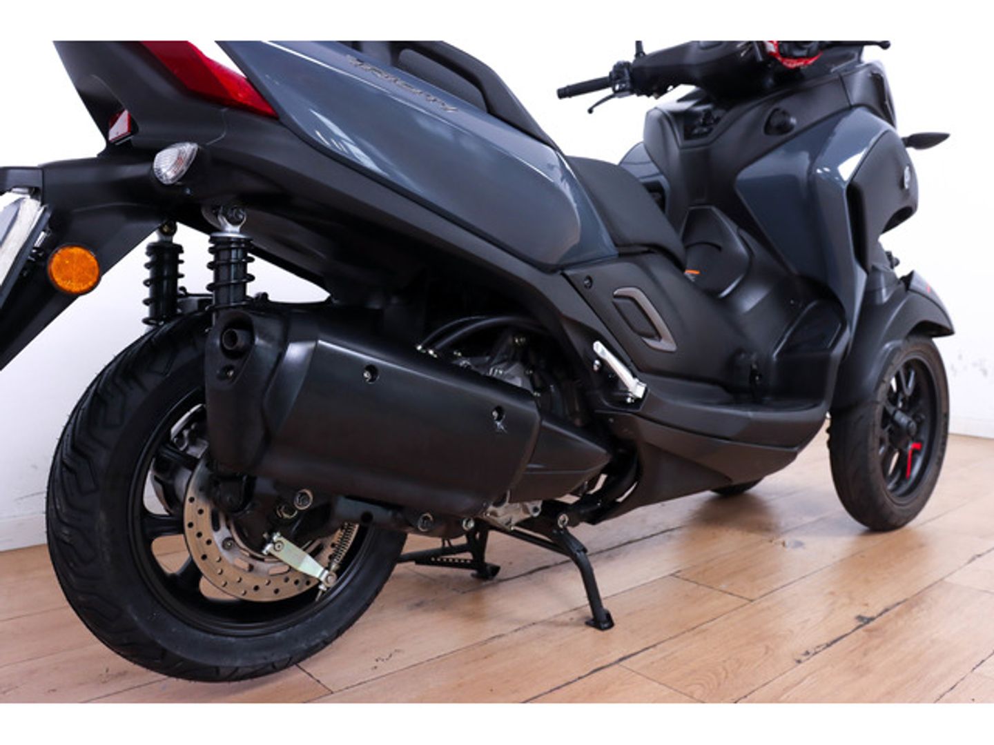 Yamaha Tricity 300 Gris Motorcycle