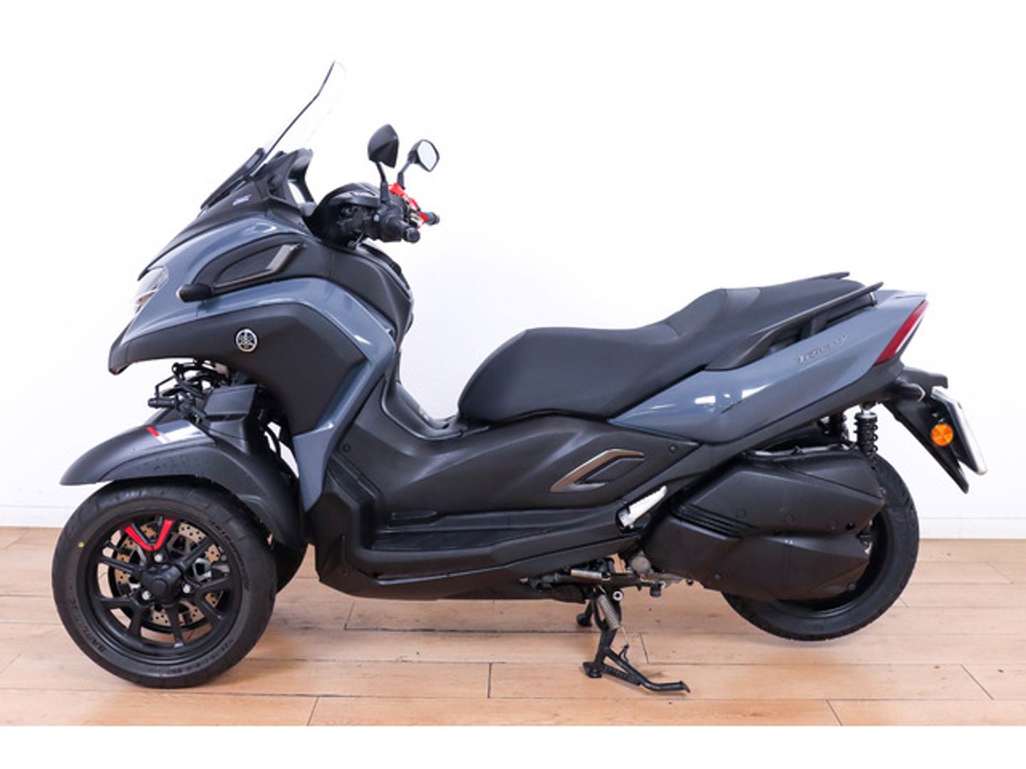 Yamaha Tricity 300 Gris Motorcycle