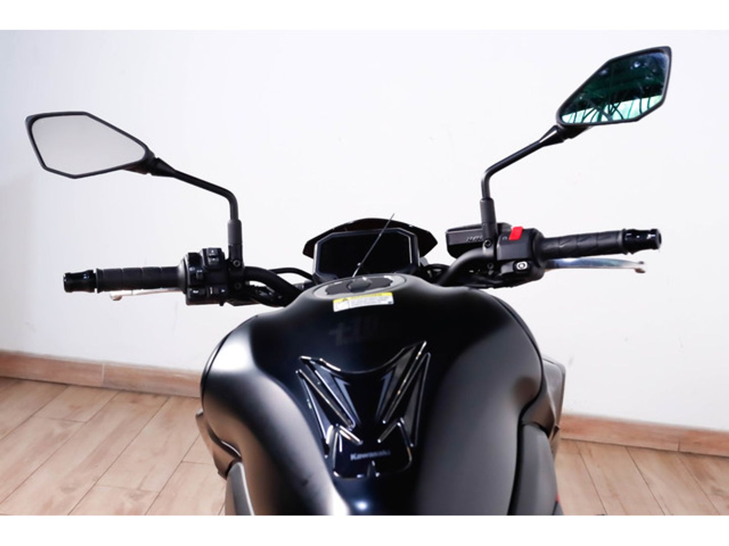 Kawasaki Z900 Negro Motorcycle