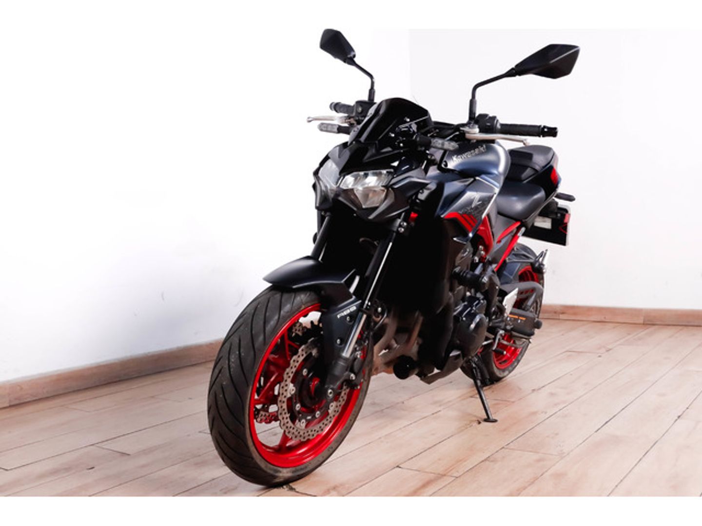 Kawasaki Z900 Negro Motorcycle