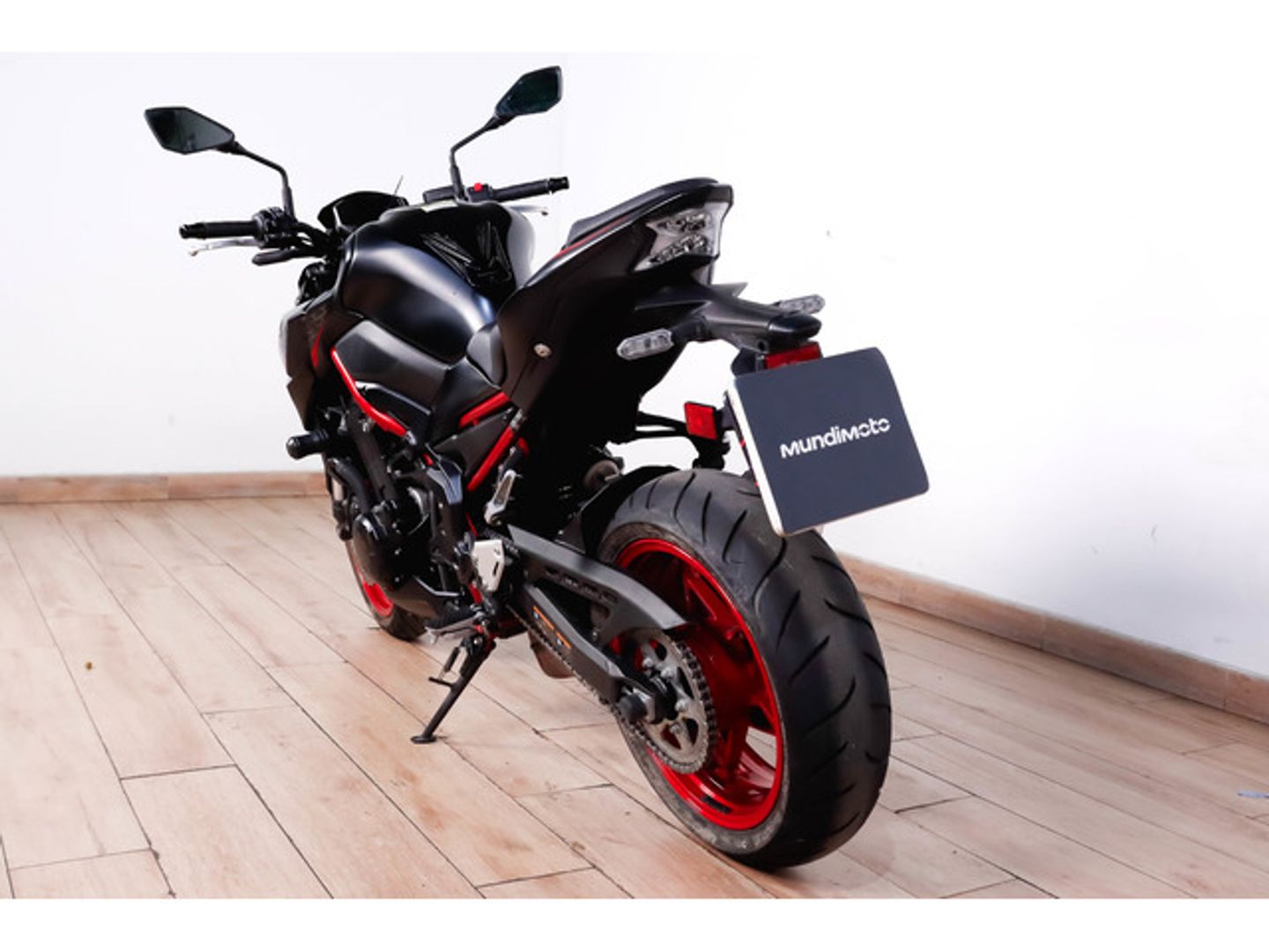 Kawasaki Z900 Negro Motorcycle
