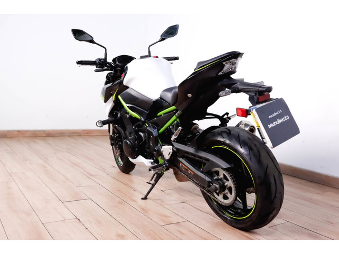 Kawasaki Z900 Negro Motorcycle
