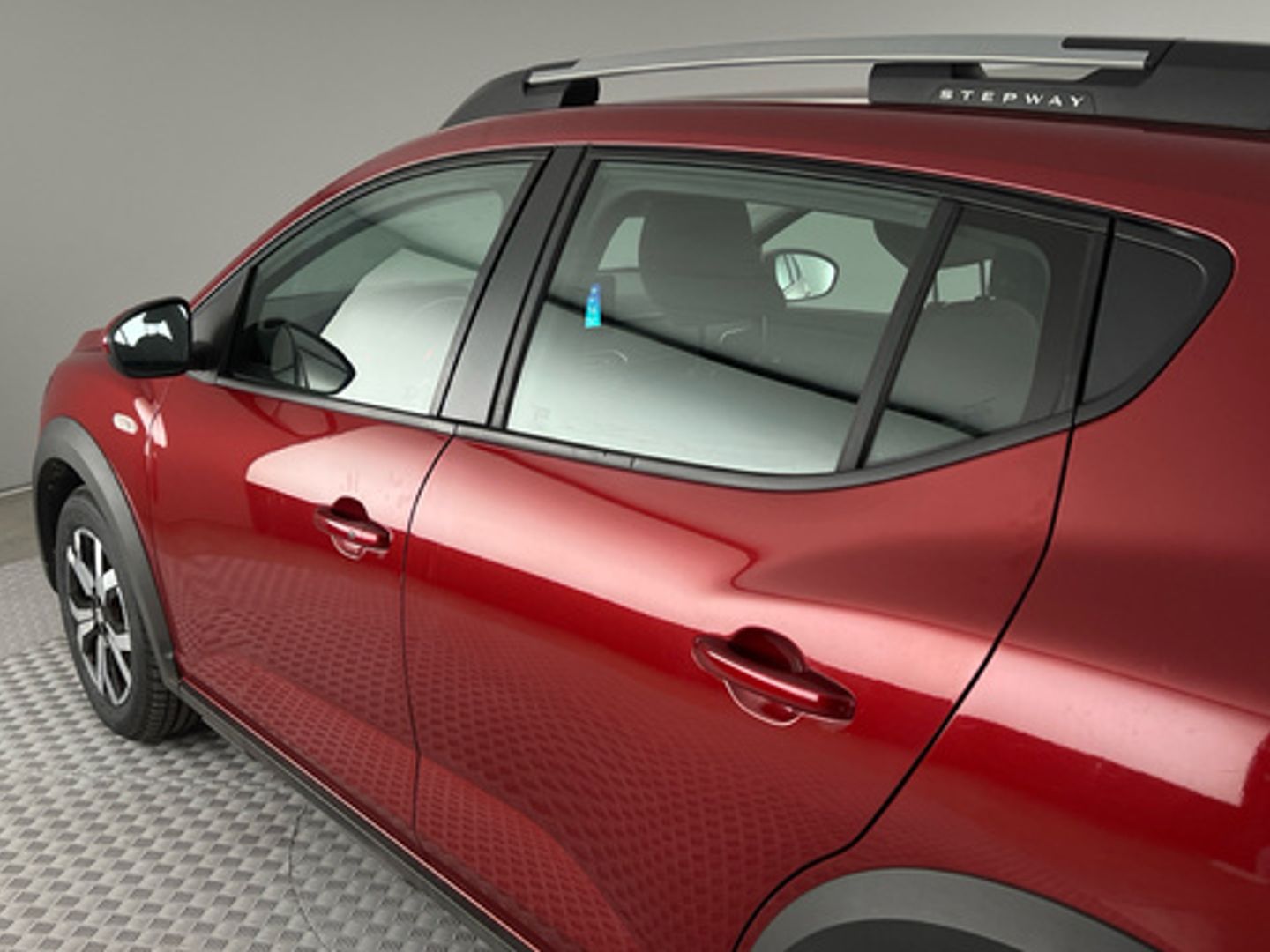 Dacia Sandero Stepway Comfort TCe 67 kW (91 CV) Rojo Sedan