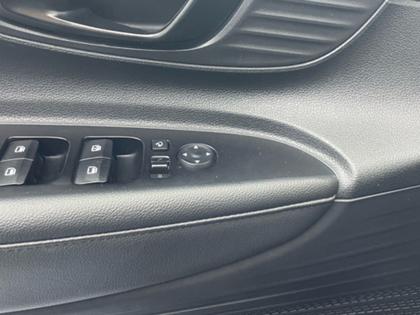 Hyundai i20 1.2 MPI Klass 62 kW (84 CV) Azul Sedan