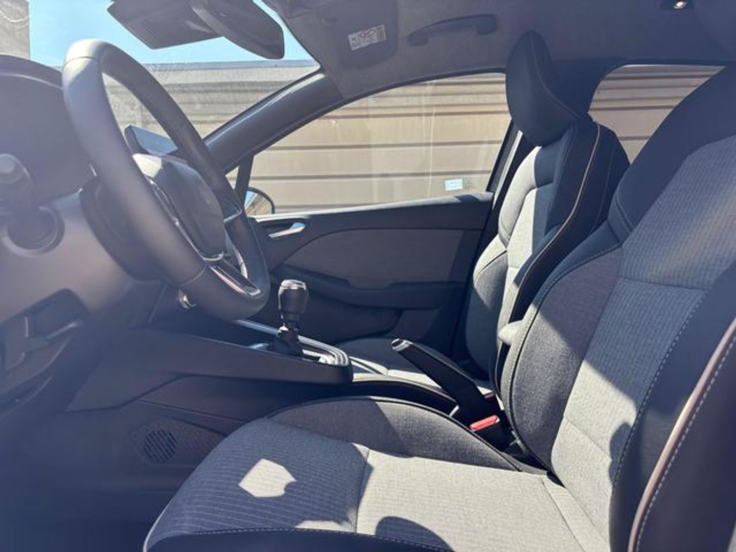 Renault Clio Techno TCe 66 kW (90 CV) Gris Sedan