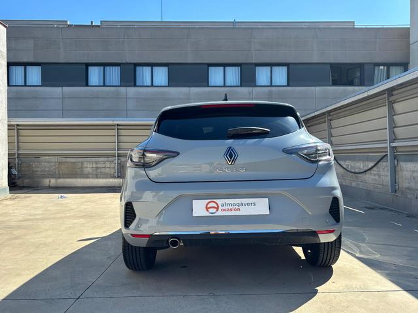 Renault Clio Techno TCe 66 kW (90 CV) Gris Sedan