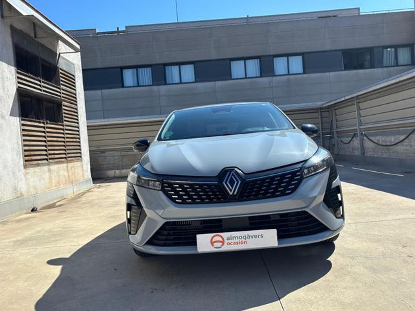 Renault Clio Techno TCe 66 kW (90 CV) Gris Sedan