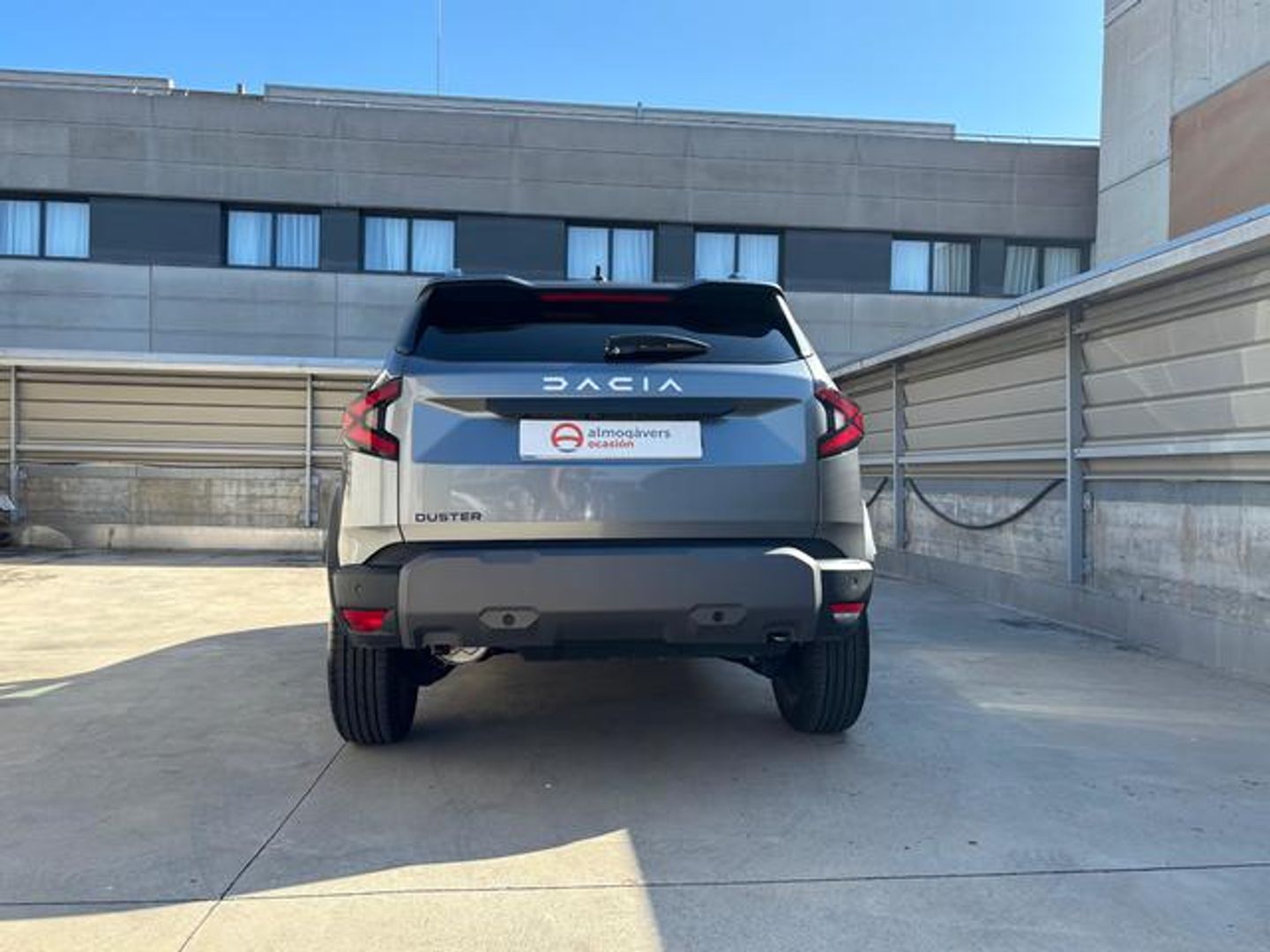 Dacia Duster Journey TCE 48v 4X2 96 kW (130 CV) Gris SUV