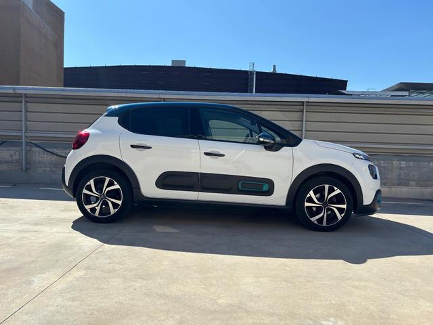 Citroen C3 PureTech 82 Shine 61 kW (83 CV) Blanco Compact