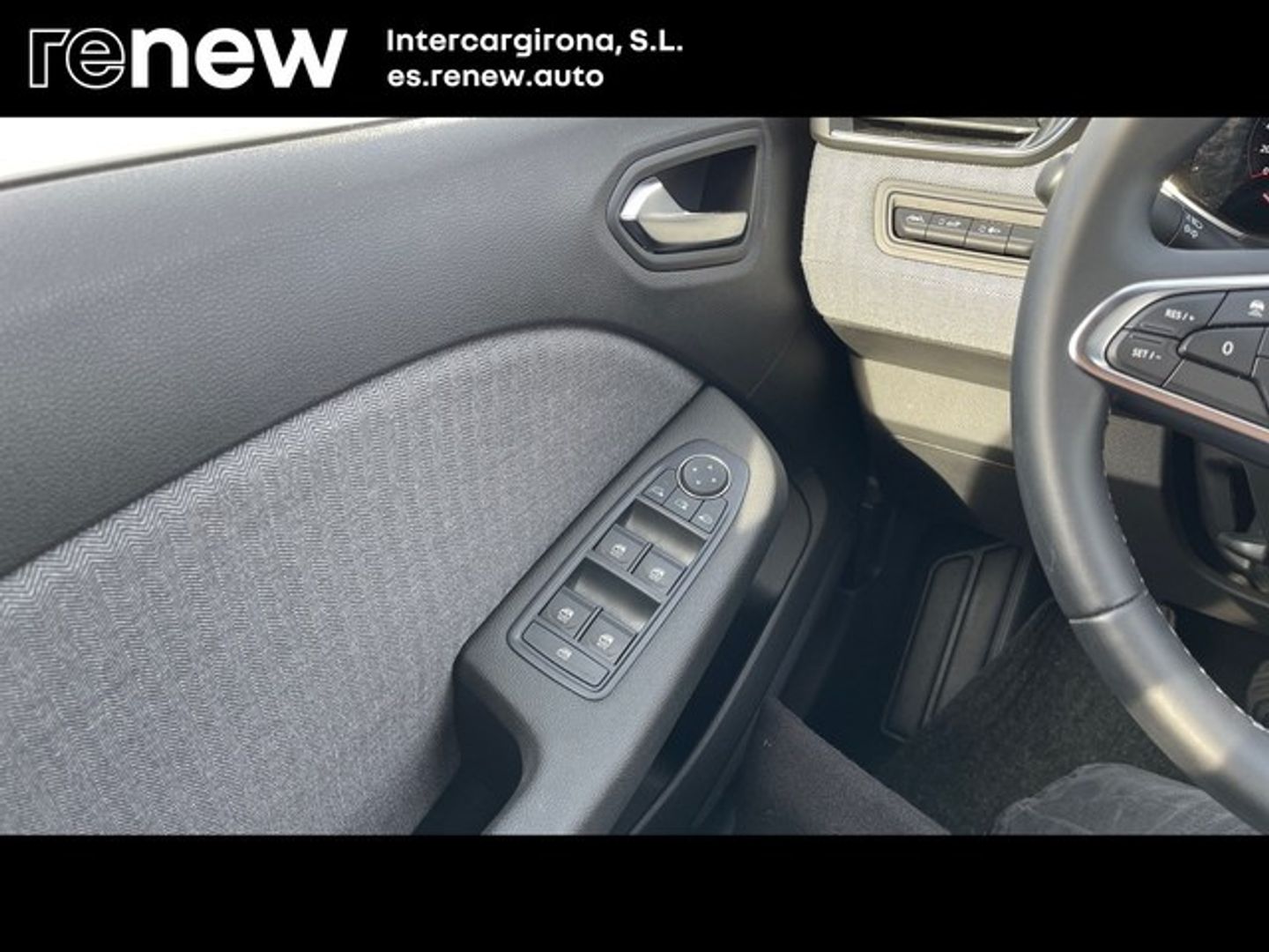 Renault Clio Techno TCe 66 kW (90 CV) Gris Sedan