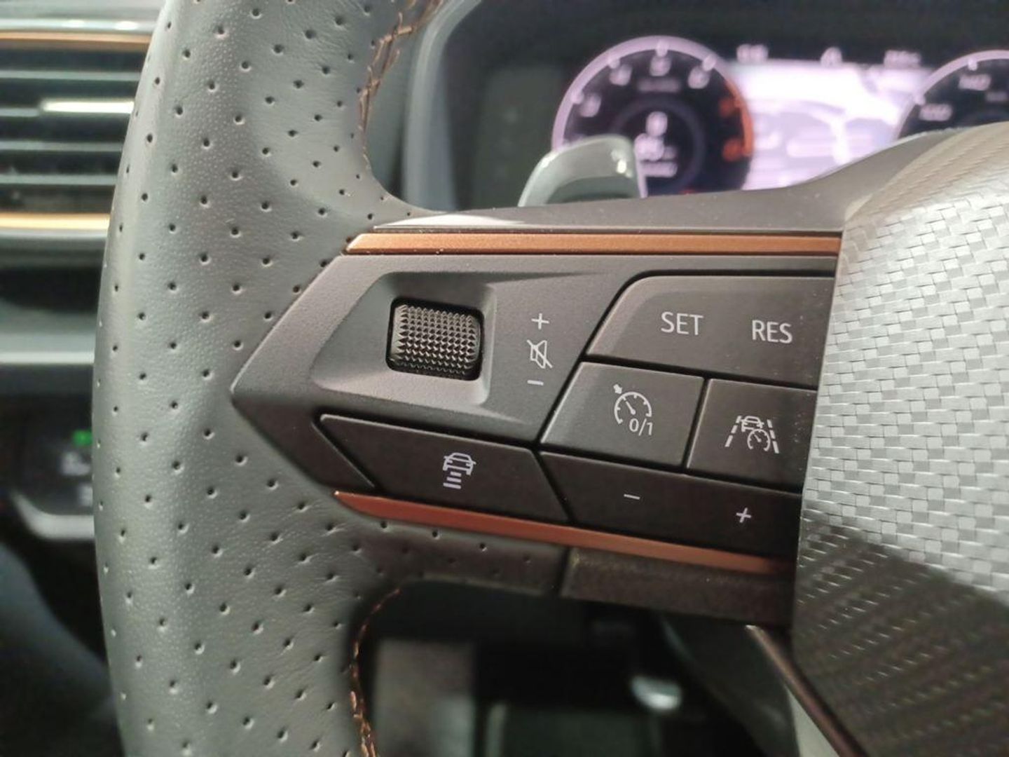 CUPRA León 1.5 eTSI Tech Edition DSG 110 kW (150 CV) Rojo SUV