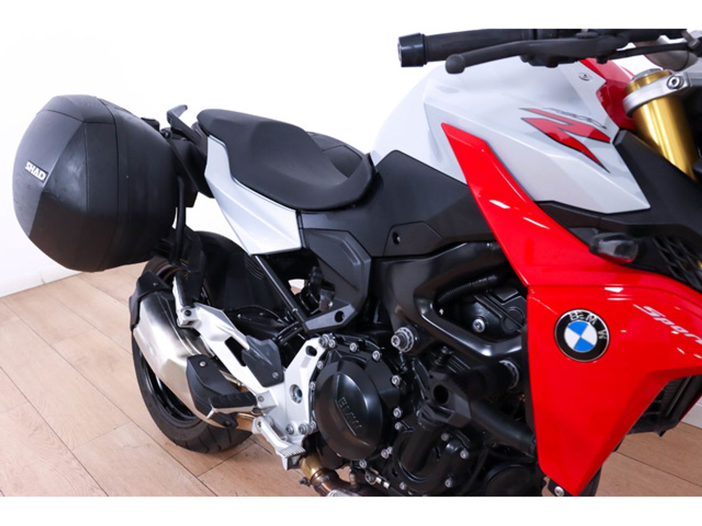 BMW Motorrad F 900 R Blanco Motorcycle