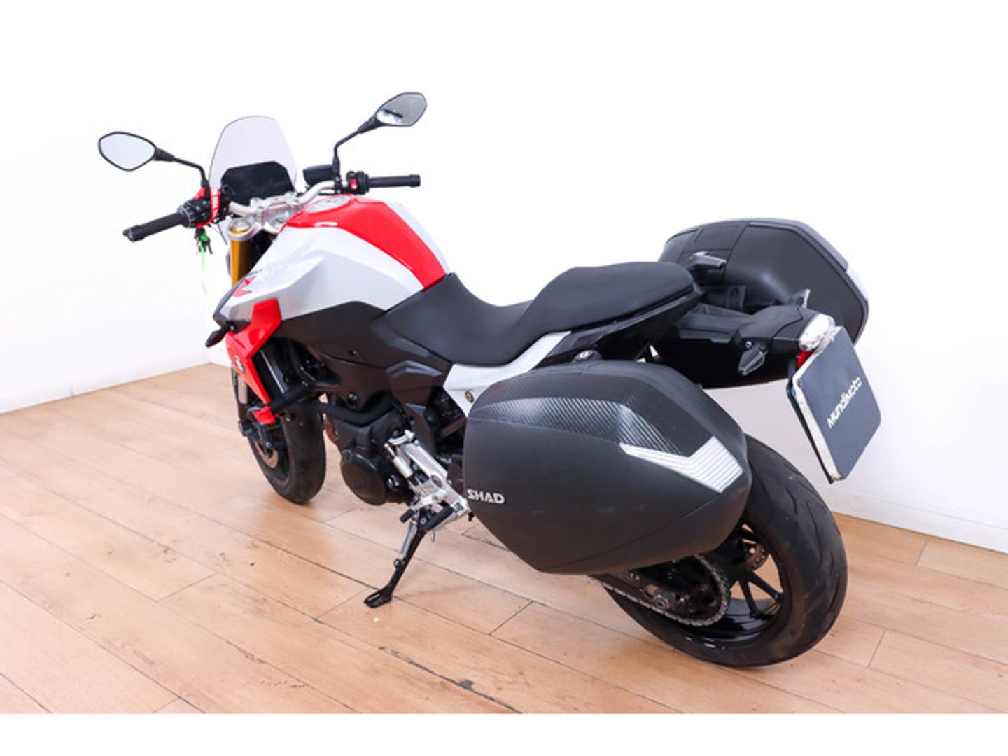 BMW Motorrad F 900 R Blanco Motorcycle