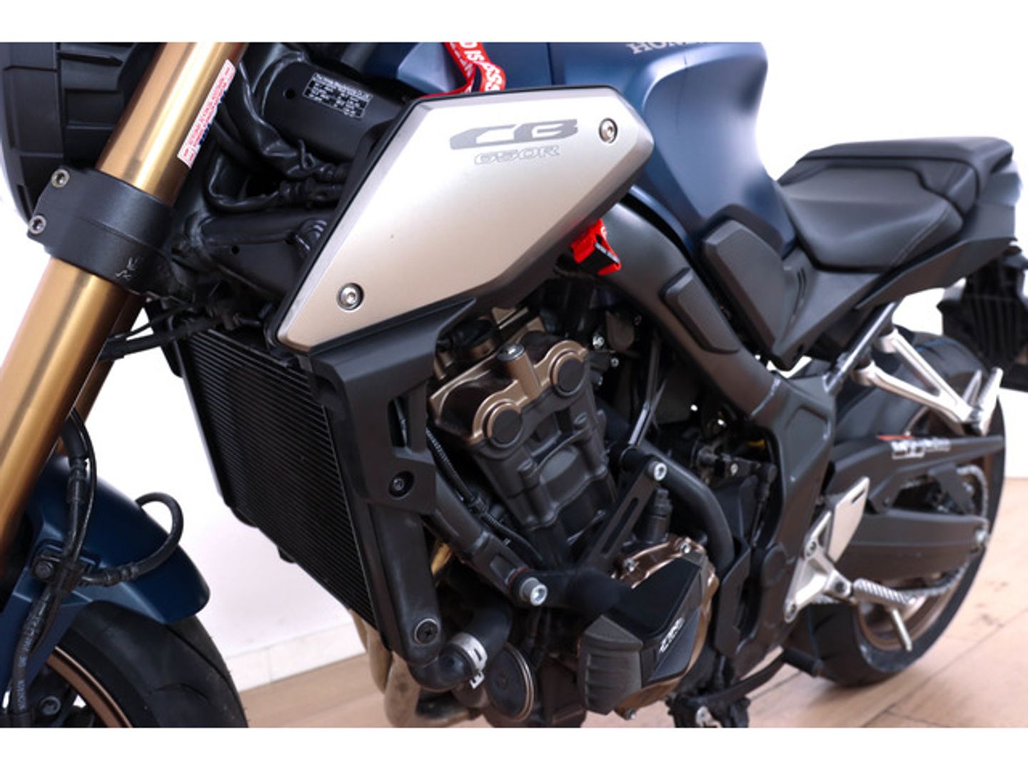 Honda CB650R Azul Motorcycle