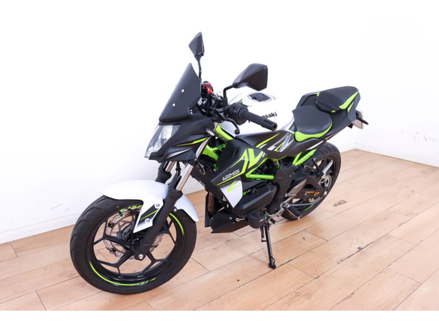 Kawasaki Z 125 Blanco Motorcycle