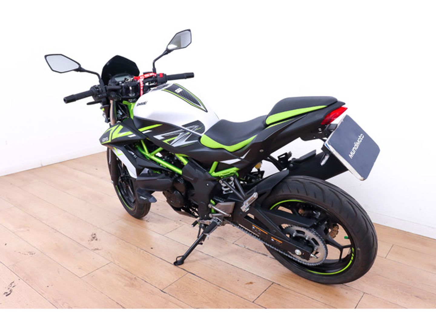 Kawasaki Z 125 Blanco Motorcycle