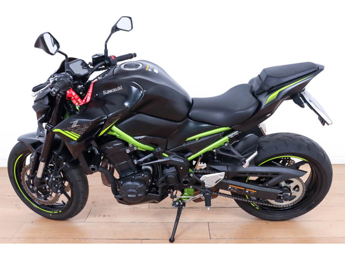 Kawasaki Z900 Negro Motorcycle