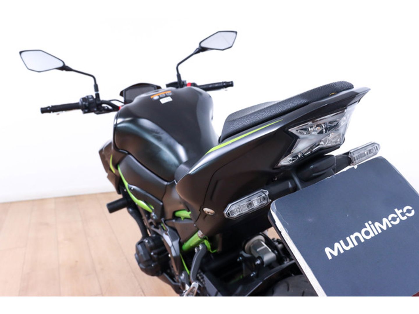 Kawasaki Z900 Negro Motorcycle