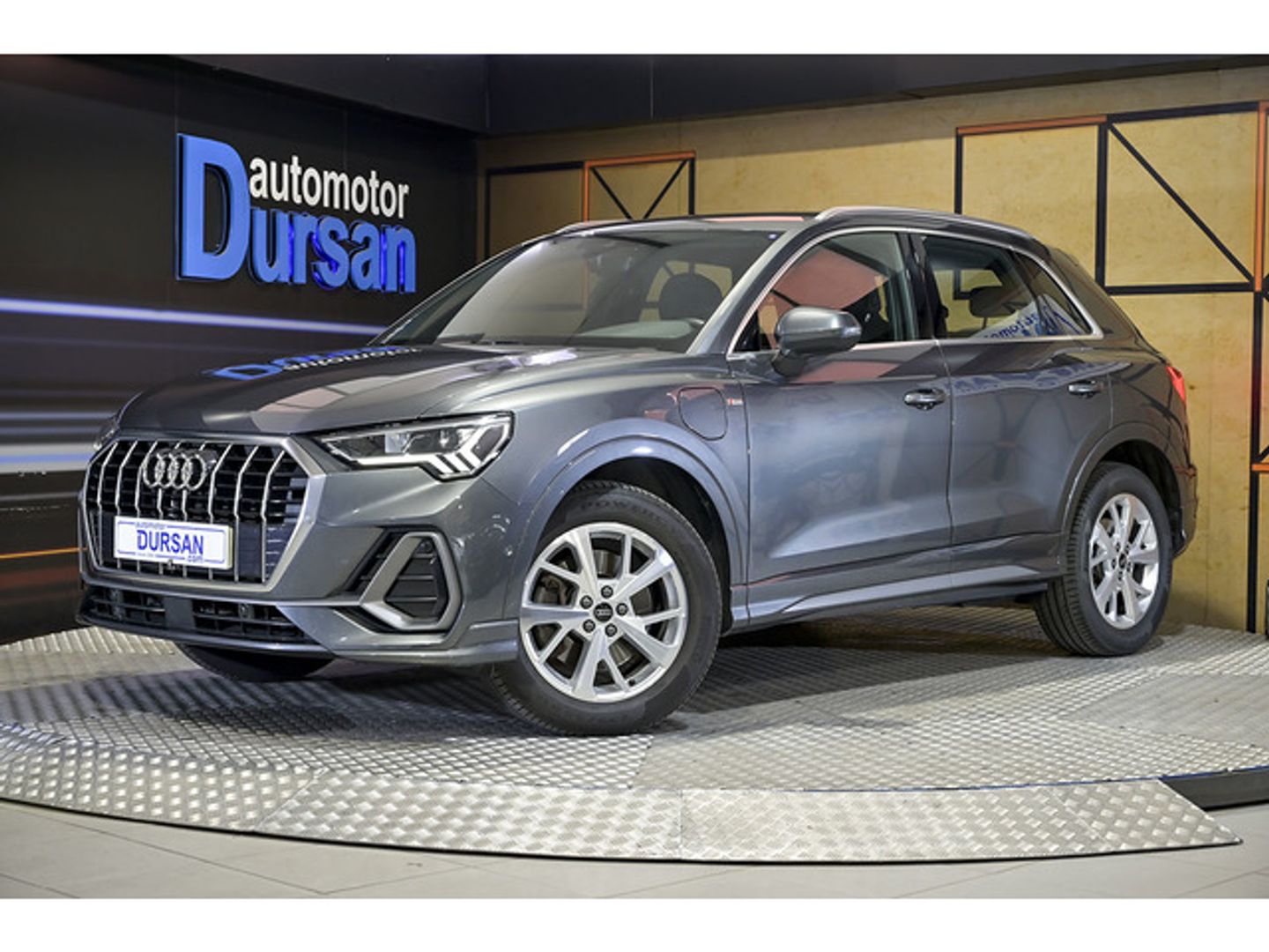 Audi Q3 TFSIe S line 45 TFSI e 180 kW (245 CV) S tronic Gris SUV