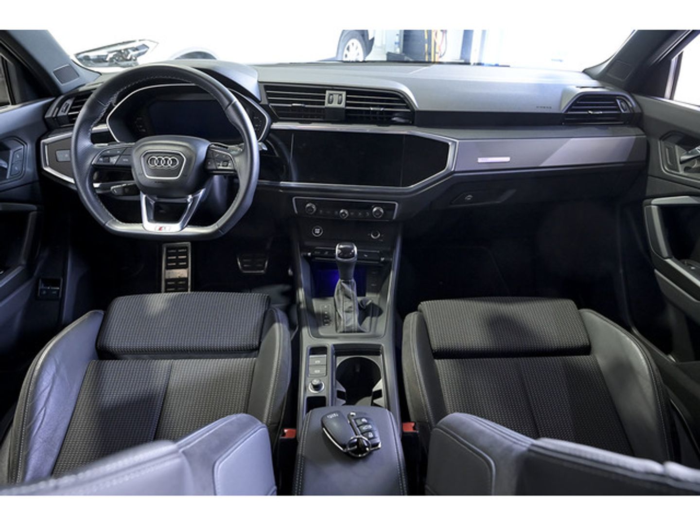 Audi Q3 TFSIe S line 45 TFSI e 180 kW (245 CV) S tronic Gris SUV