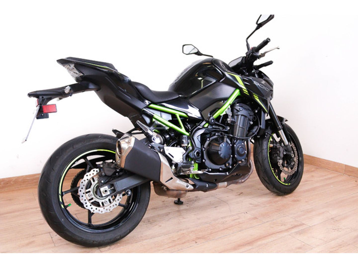 Kawasaki Z900 Negro Motorcycle